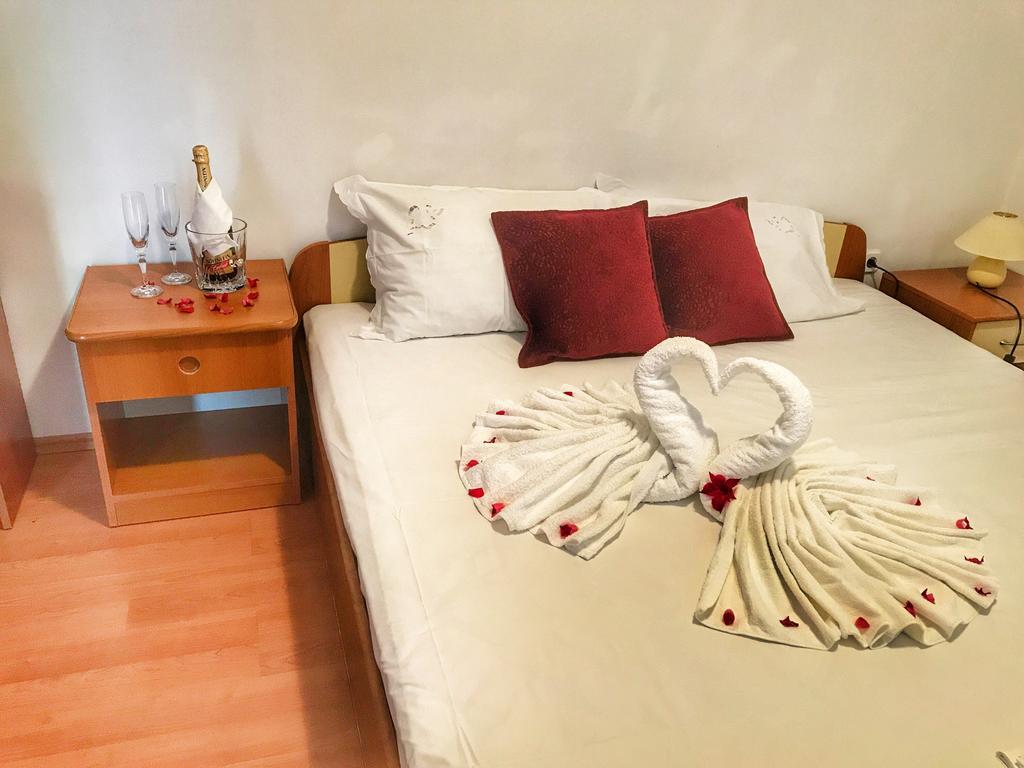 Apartments Mimoza Brist Luaran gambar